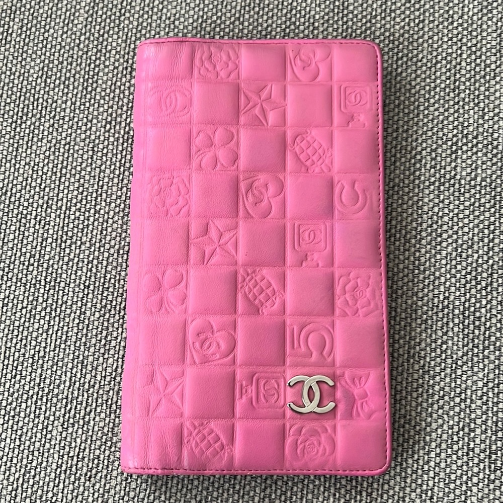 CHANEL Barbie Pink/blue Chocolate Icon bifold long wallet
